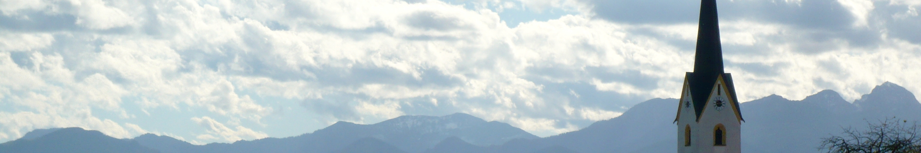 Header-Bild: Himmel mit Turm von St. Leonhard, Leonhardspfunzen, Oktober 2013, © Florian Eichberger