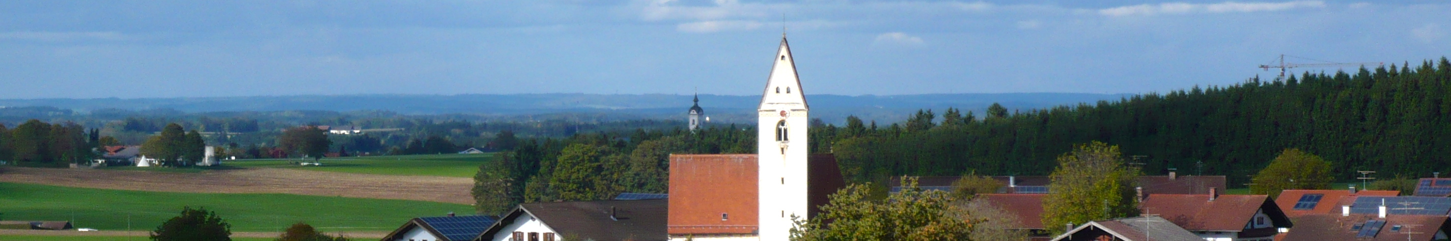 Header-Bild: St. Georg, Straßkirchen (im Hintergrund St. Emmeram, Vogtareuth), © Florian Eichberger