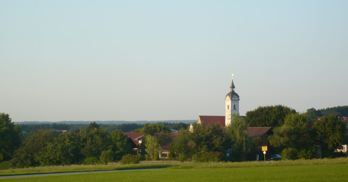 Vogtareuth mit Pfarrkirche St. Emmeram, © Florian Eichberger