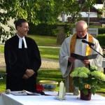 Ökumenischer Gottesdienst im Pfarrgarten Vogtareuth, 7. Juni 2014 (Bild: © Hubert Sewald)