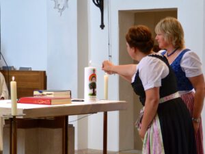 40 Jahre Kindergarten Mariä Himmelfahrt Prutting: Regenbogenkerze