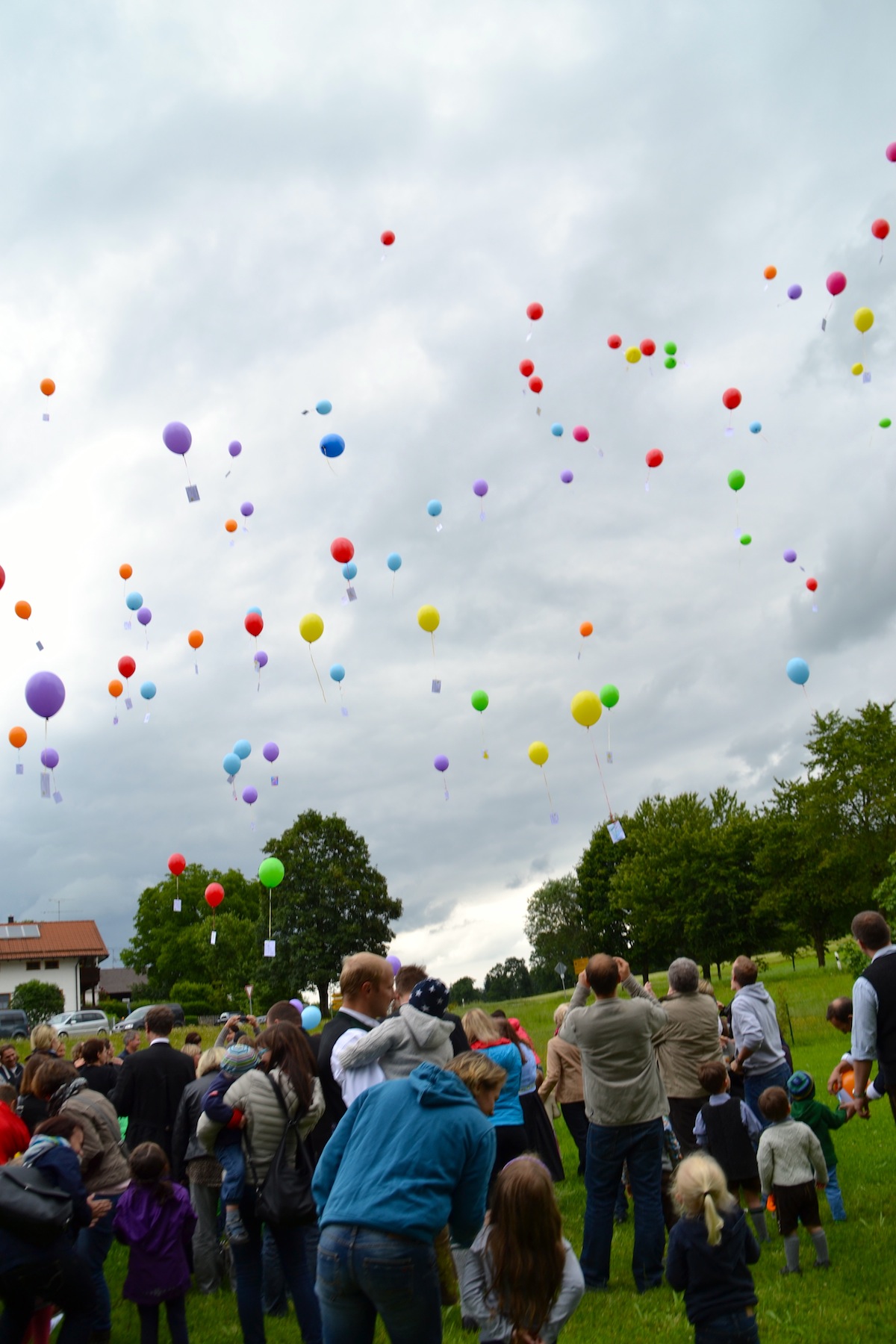40 Jahre Kindergarten Mariä Himmelfahrt Prutting: Luftballonstart