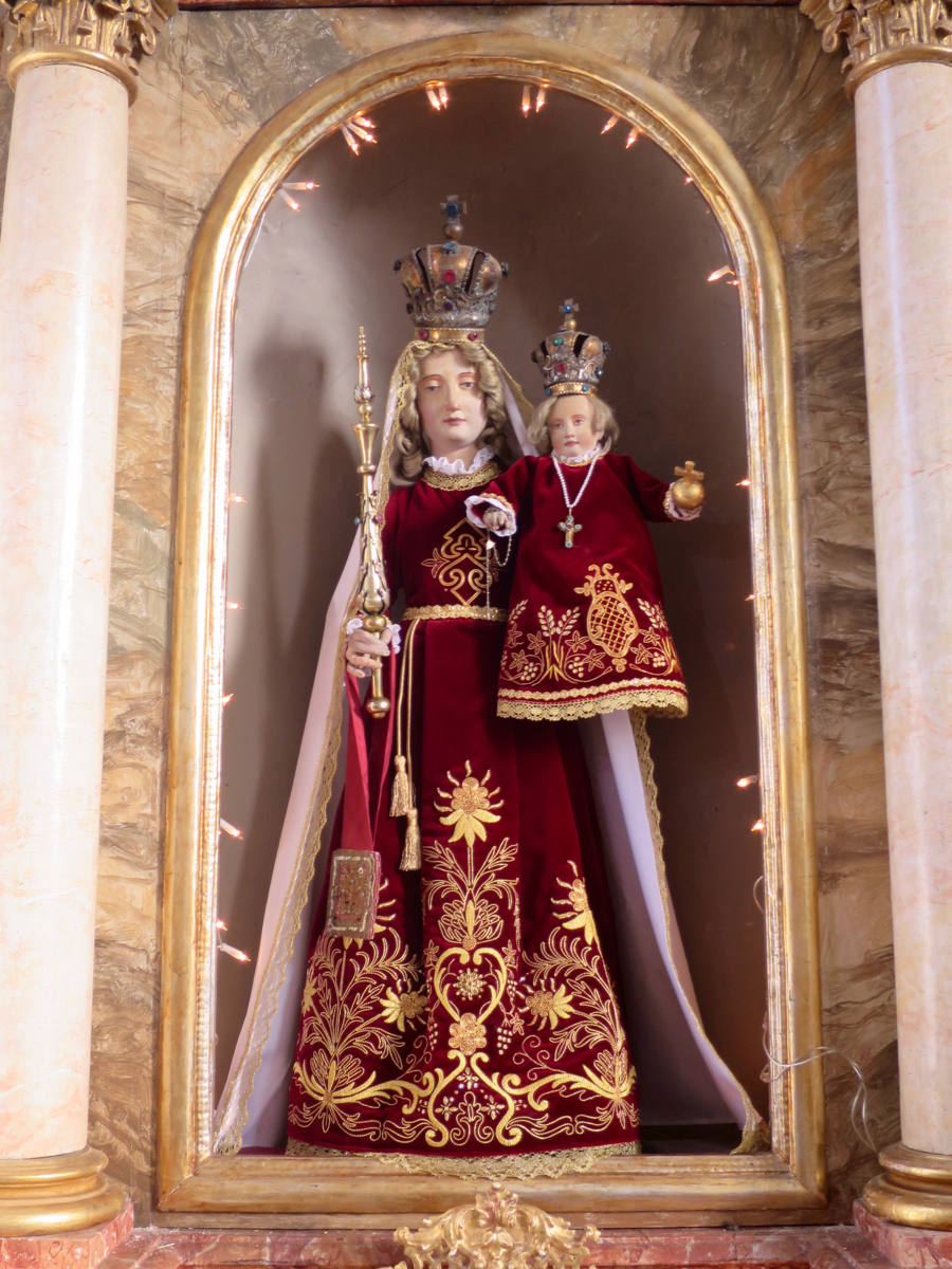 Die Straßkirchener Maria in neuem Kleid