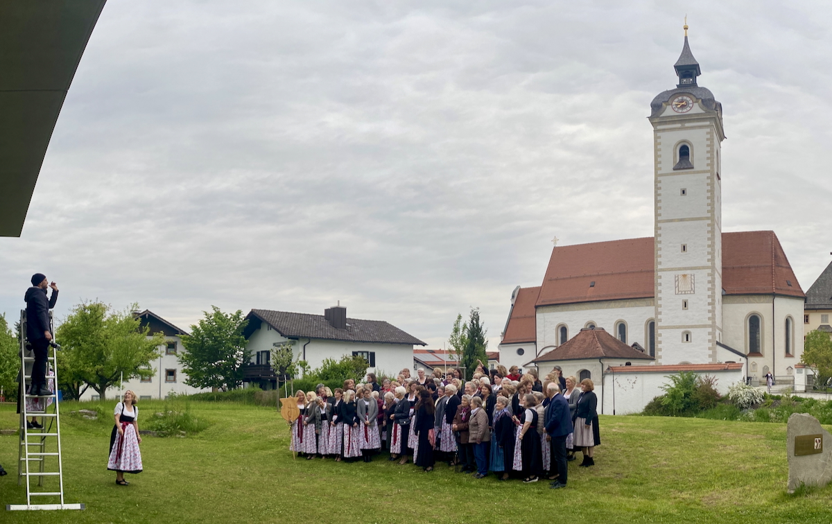 Gruppenfoto der Vogtareuther Frauengemeinschaft am 8. Mai 2025