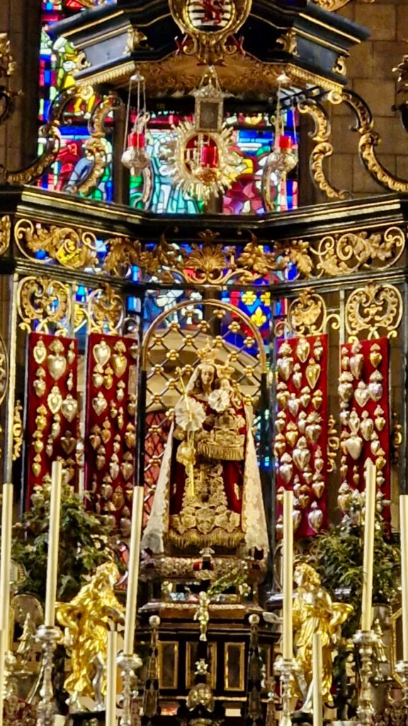 Das Gnadenbild der Muttergottes als Trösterin der Betrübten in der Luxemburger Kathedrale.
