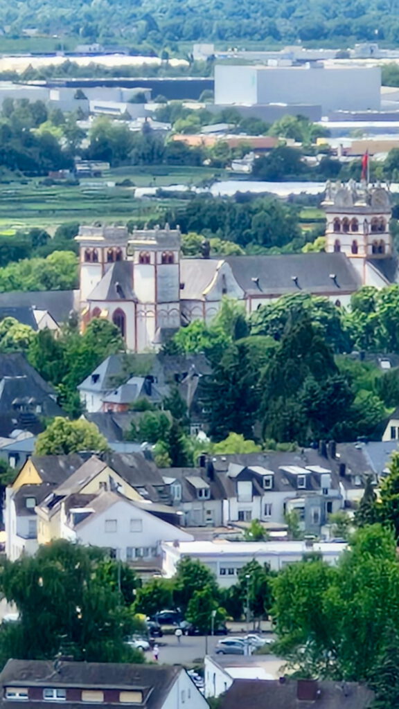 Trier: Blick auf die Benediktinerabtei St. Matthias.